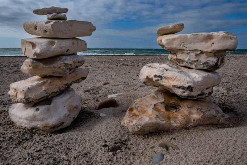 Stone-Balance am Stand von Vorupør